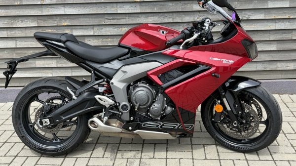Triumph Daytona 660