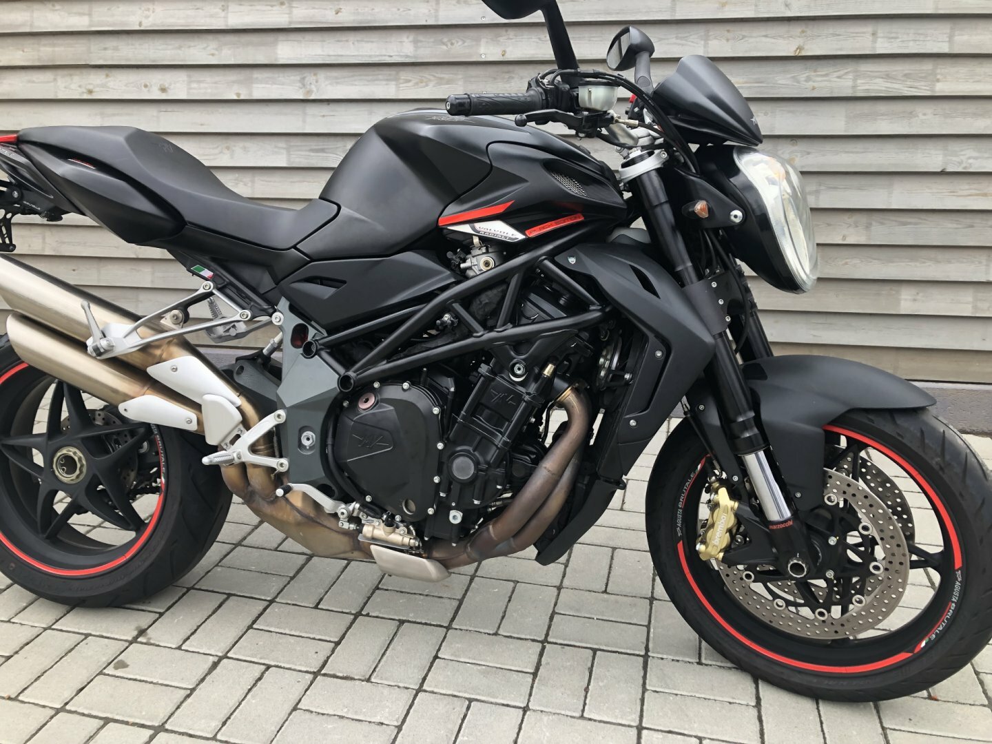 Mv agusta brutale 920 deals